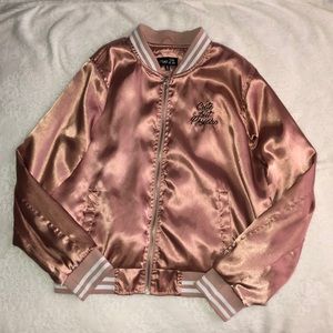 A pink silky jacket💕